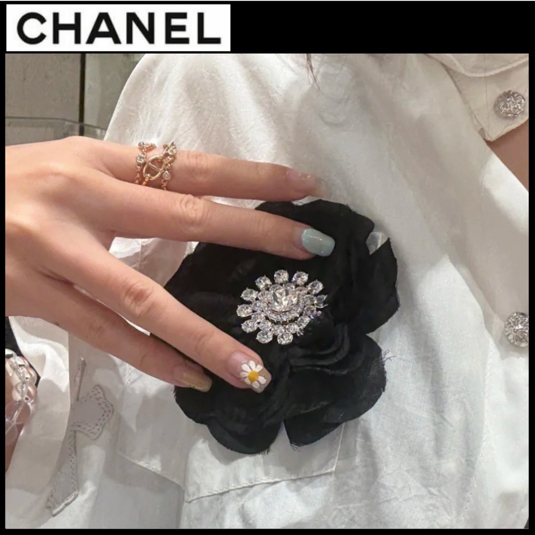 一輪の黒、無言の気品【CHANEL】カメリア ブローチ ブラック