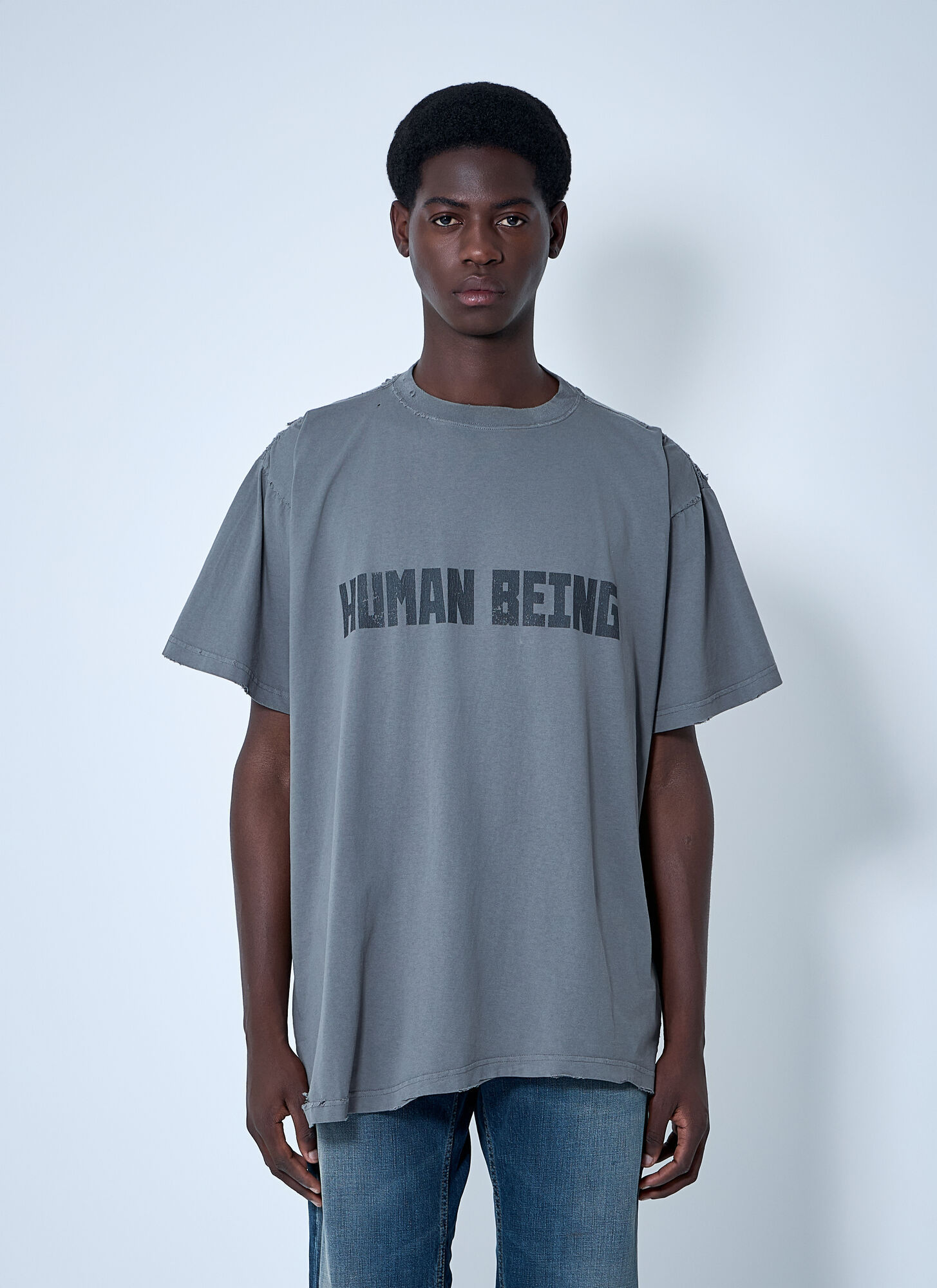 Human Being Tシャツ