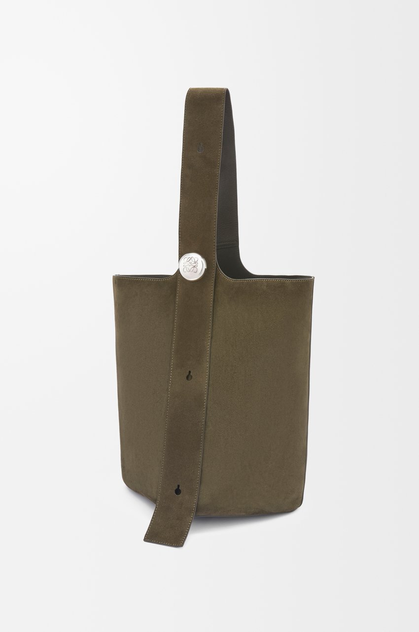 《日常の贅沢》【LOEWE】ペブルラージバケットバッグ