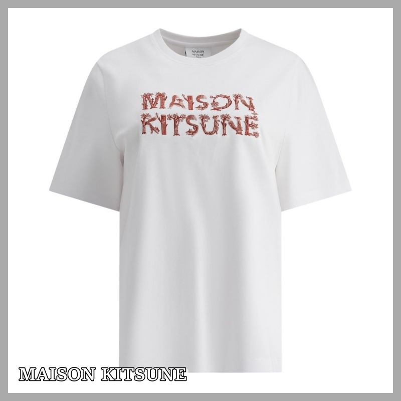 【MAISON KITSUNE】ウッド アルファベット Tシャツ 関税・送料込