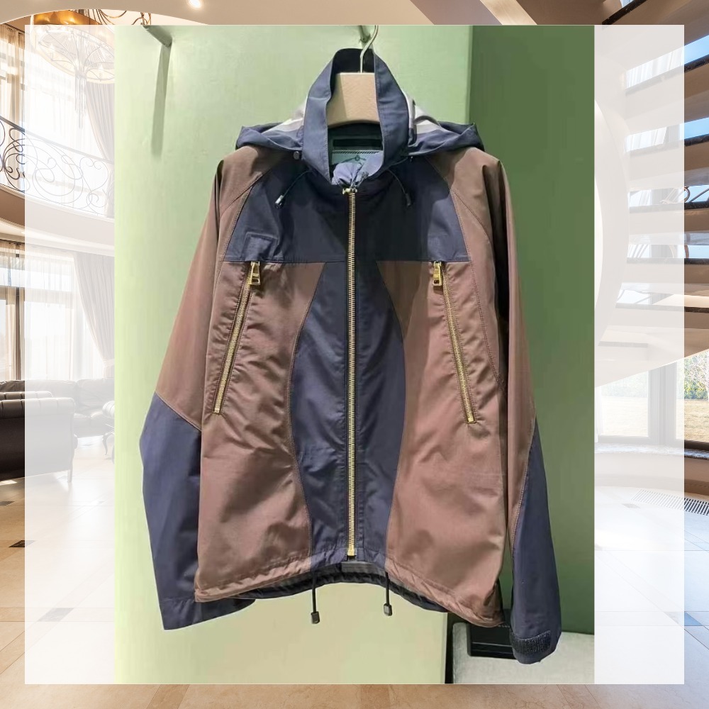 《洗練された個性》【PRADA】テクニカルブルゾンジャケット