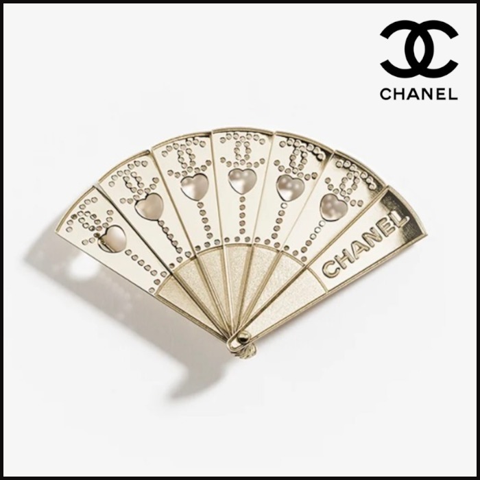 ★ユニークデザイン【 CHANEL 】ブローチ
