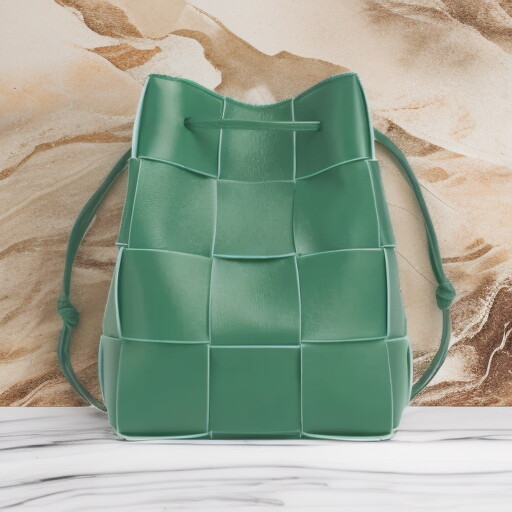 直営店☆BOTTEGA VENETA☆最終SALE! CASSETTE レザー 巾着バッグ