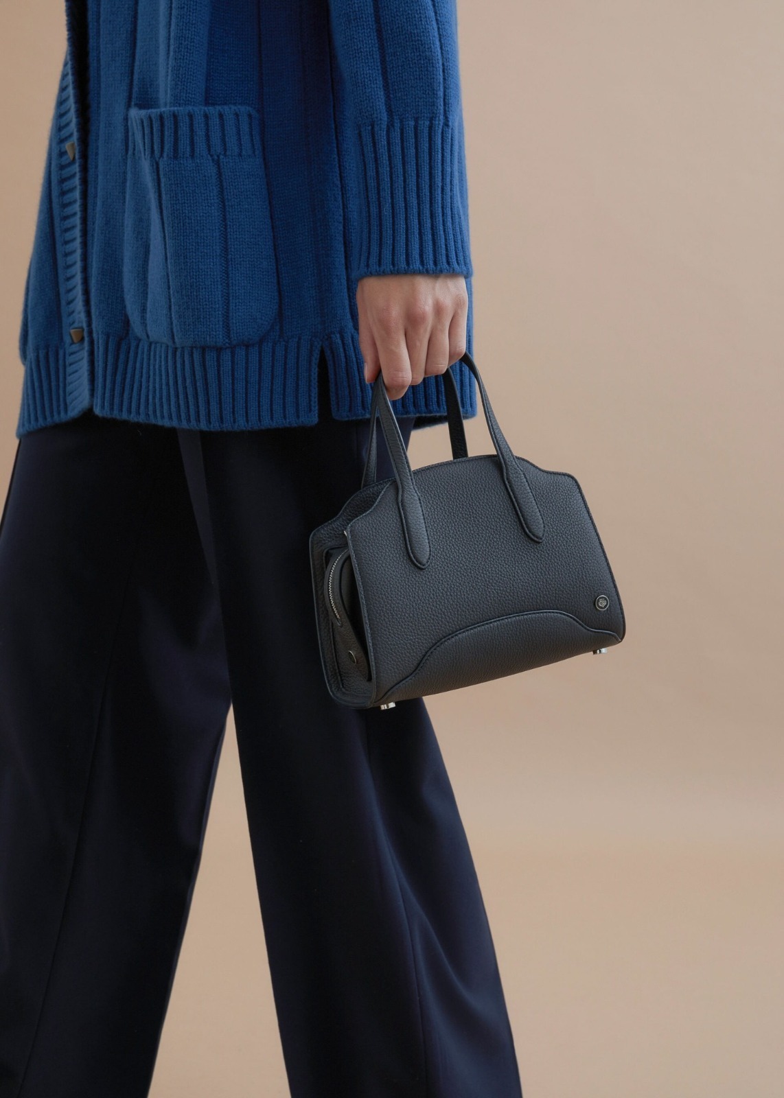 直営店【Loro Piana】SESIA マイクロバッグ グレインマット