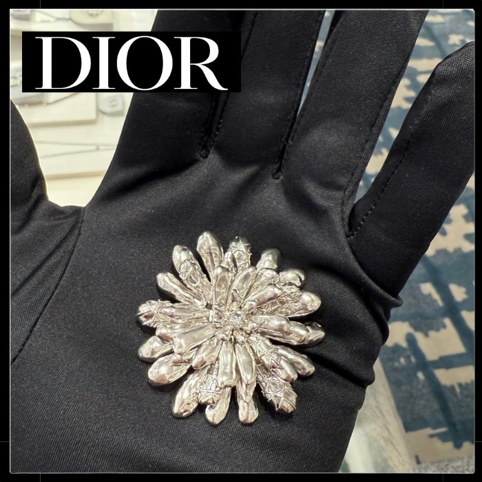 【コーデに優美な装いをプラス☆】DIOR★ブローチ