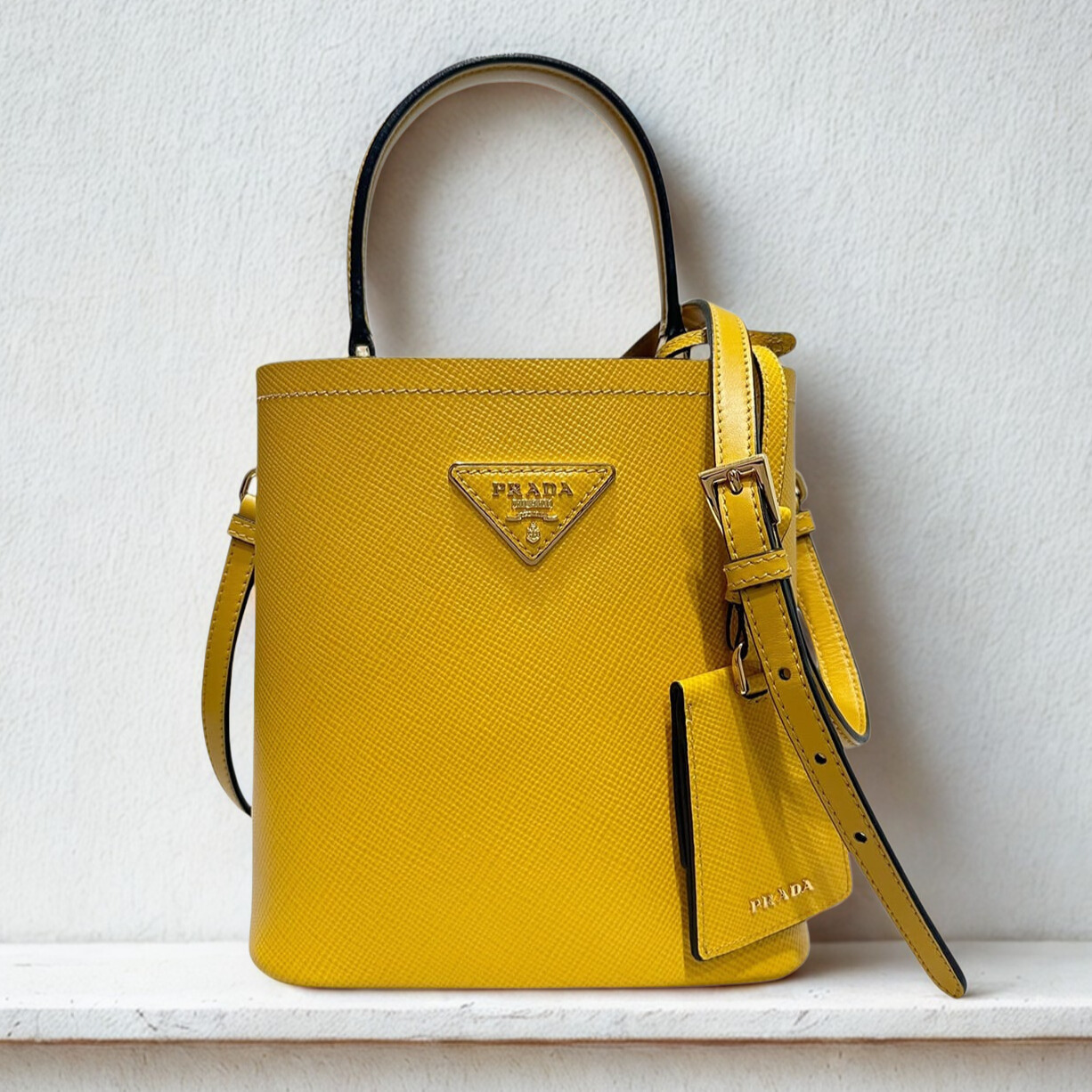 美品【Prada】イエロー スモールバケットバッグ 2wayバッグ
