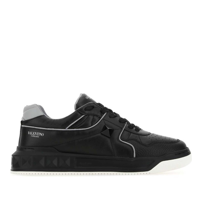 スニーカー VALENTINO Black nappa leather One Stud sneakers