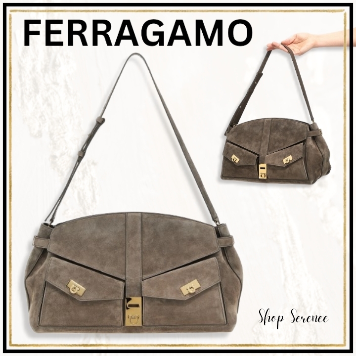 ☆関税・送料込☆【FERRAGAMO】Hug スエード クロスボディバッグ