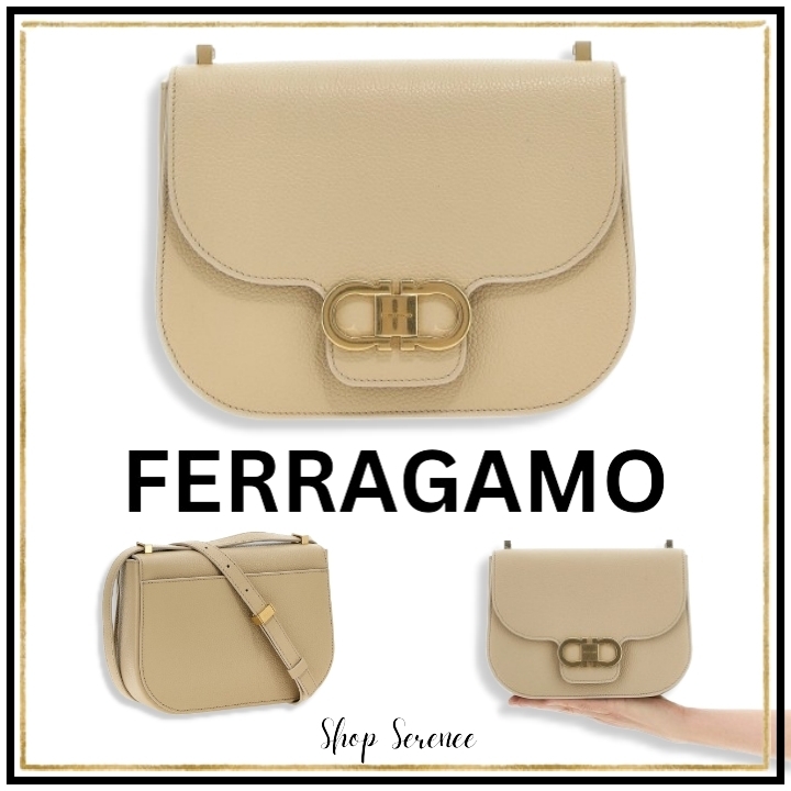 ☆関税・送料込☆【FERRAGAMO】ガンチーニ クロスボディバッグ