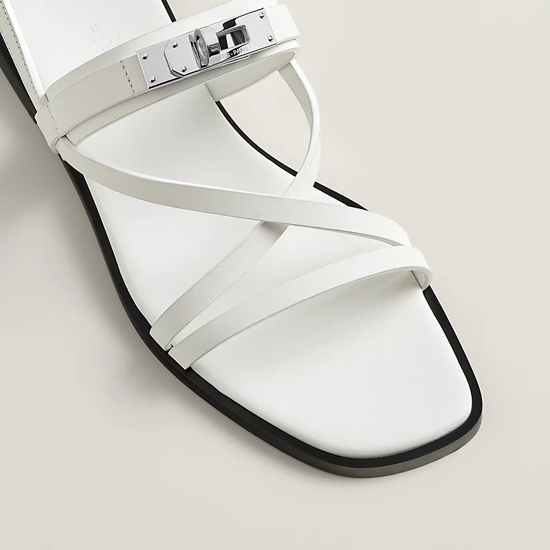《目を惹く美しさ♪3色》HERMES サンダル ジューン June