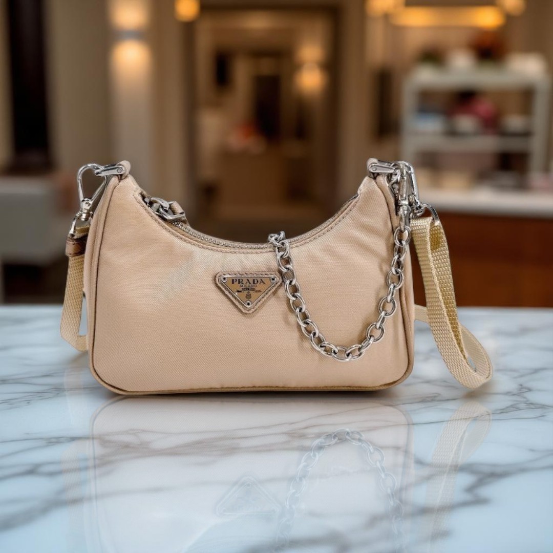レア【PRADA】カーキ キャンバス ロゴ クロスボディ バッグ