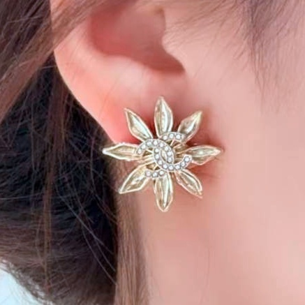 《今コレクションの象徴！八角モチーフ》CHANEL ピアス 25A