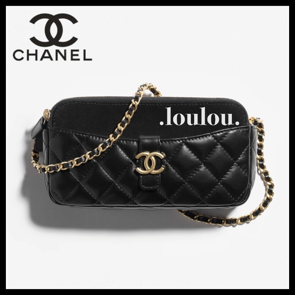 【ちょっとしたお出かけも可愛く♪】CHANEL ジップフォンケース