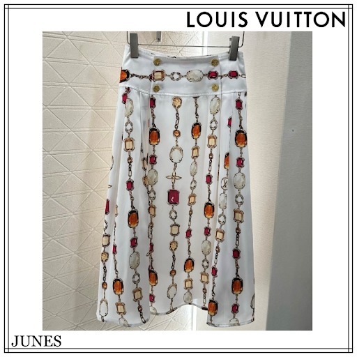 万能な♪【LOUIS VUITTON】ネックレスプリント ミディスカート
