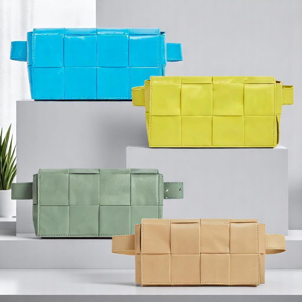 直営店☆BOTTEGA VENETA☆最終SALE!CASSETTE レザーベルトバッグ