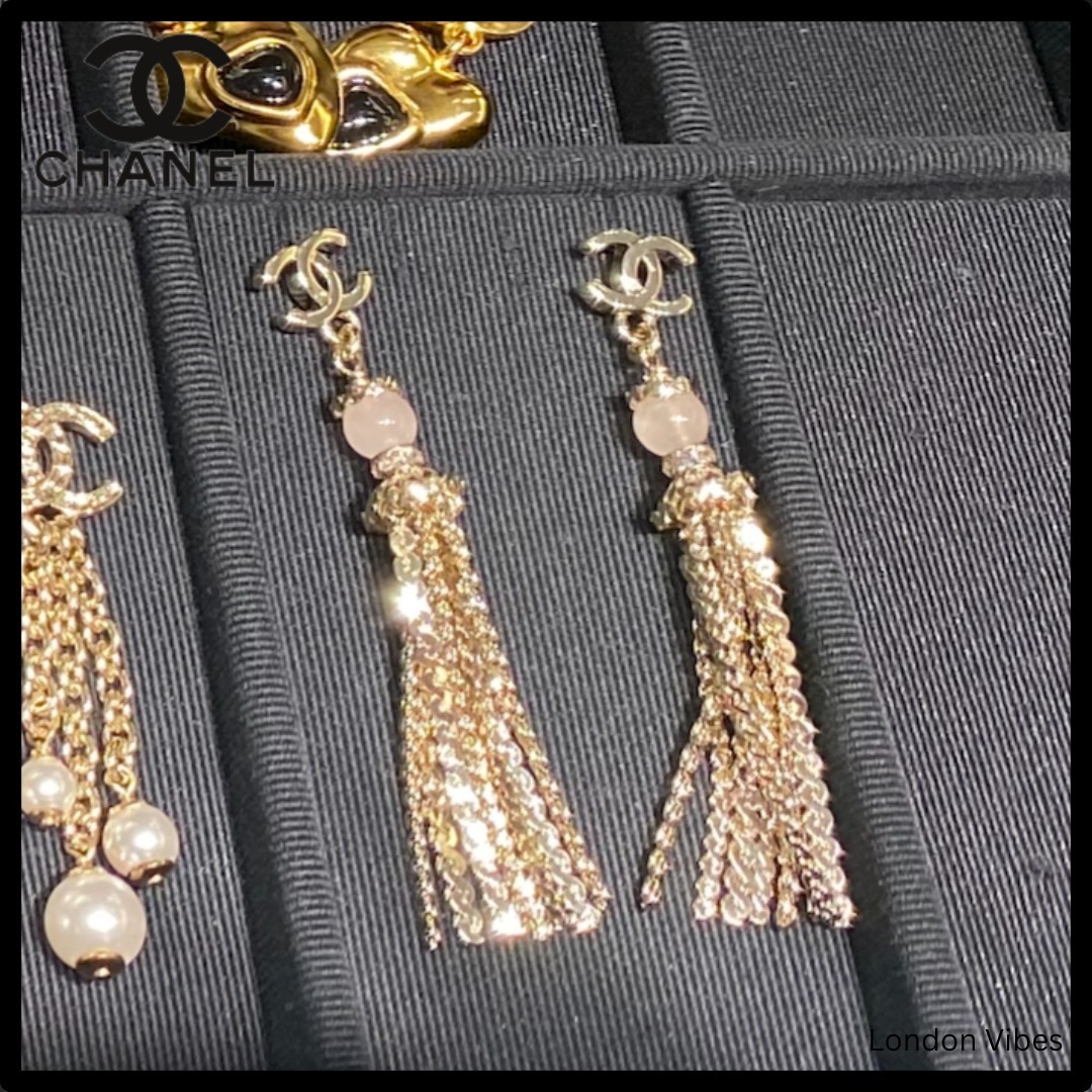 キラキラ揺れる♪ CHANEL ロング ピアス CCロゴ