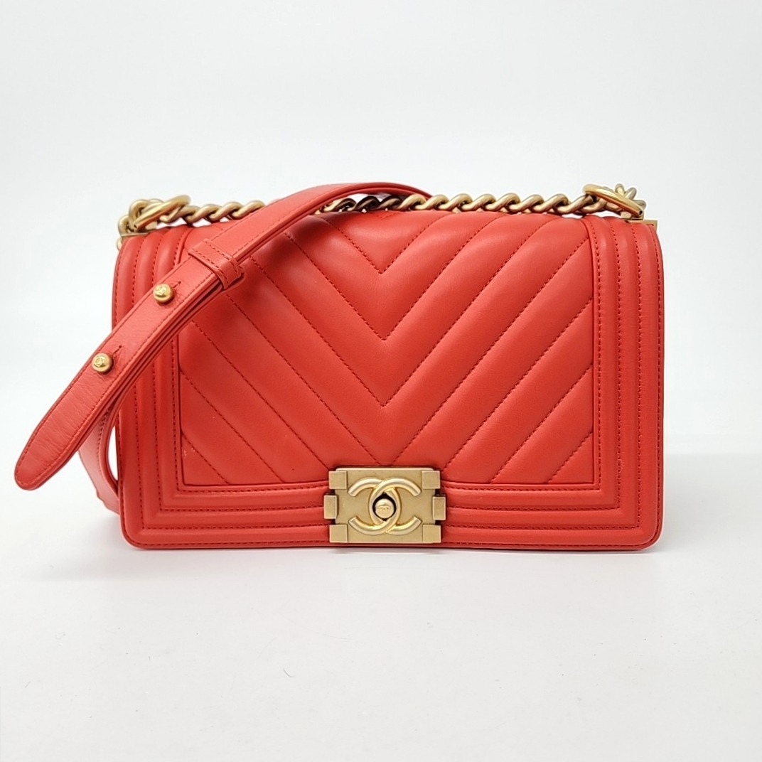 ショルダーバッグ・ポシェット × ヴィンテージ(中古) Chanel Chevron Boy Bag Medium