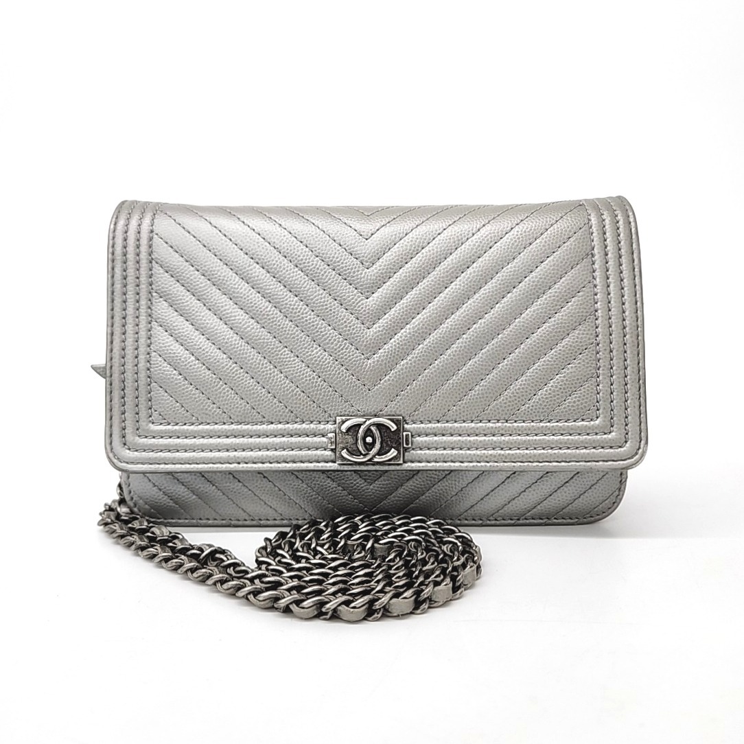 ショルダーバッグ・ポシェット × ヴィンテージ(中古) Chanel Caviar Chevron WOC Mini Crossbody Bag A80287