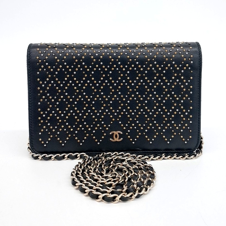 ショルダーバッグ・ポシェット × ヴィンテージ(中古) Chanel WOC Studded Mini Crossbody Bag