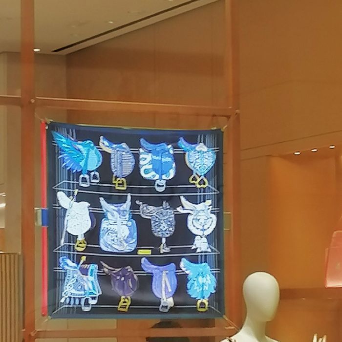 【HERMES 】エルメス スカーフ カレ 90 《すべては鞍の中に》