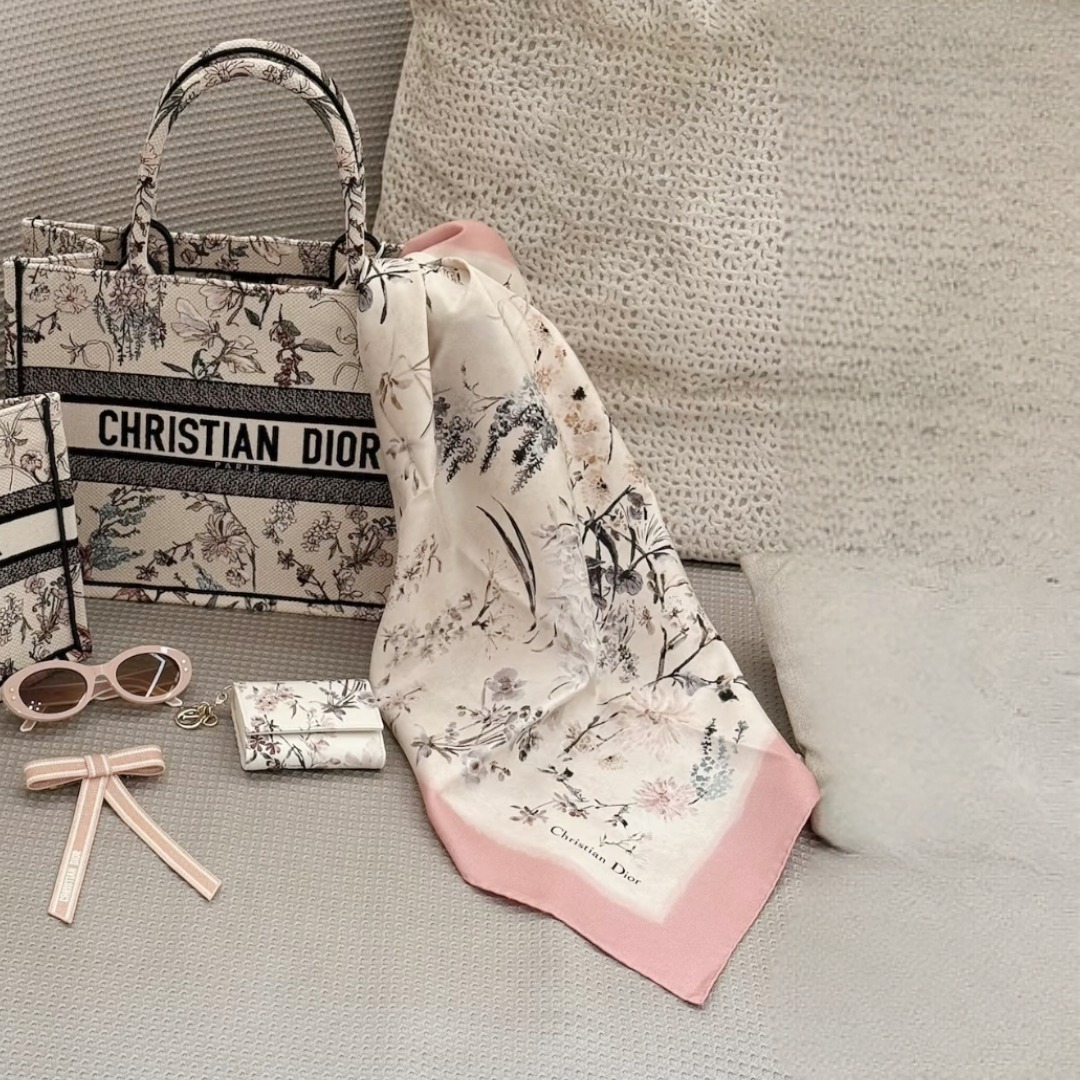 【可憐な花を身に纏う♪】DIOR★Millefiori 90 スクエアスカーフ