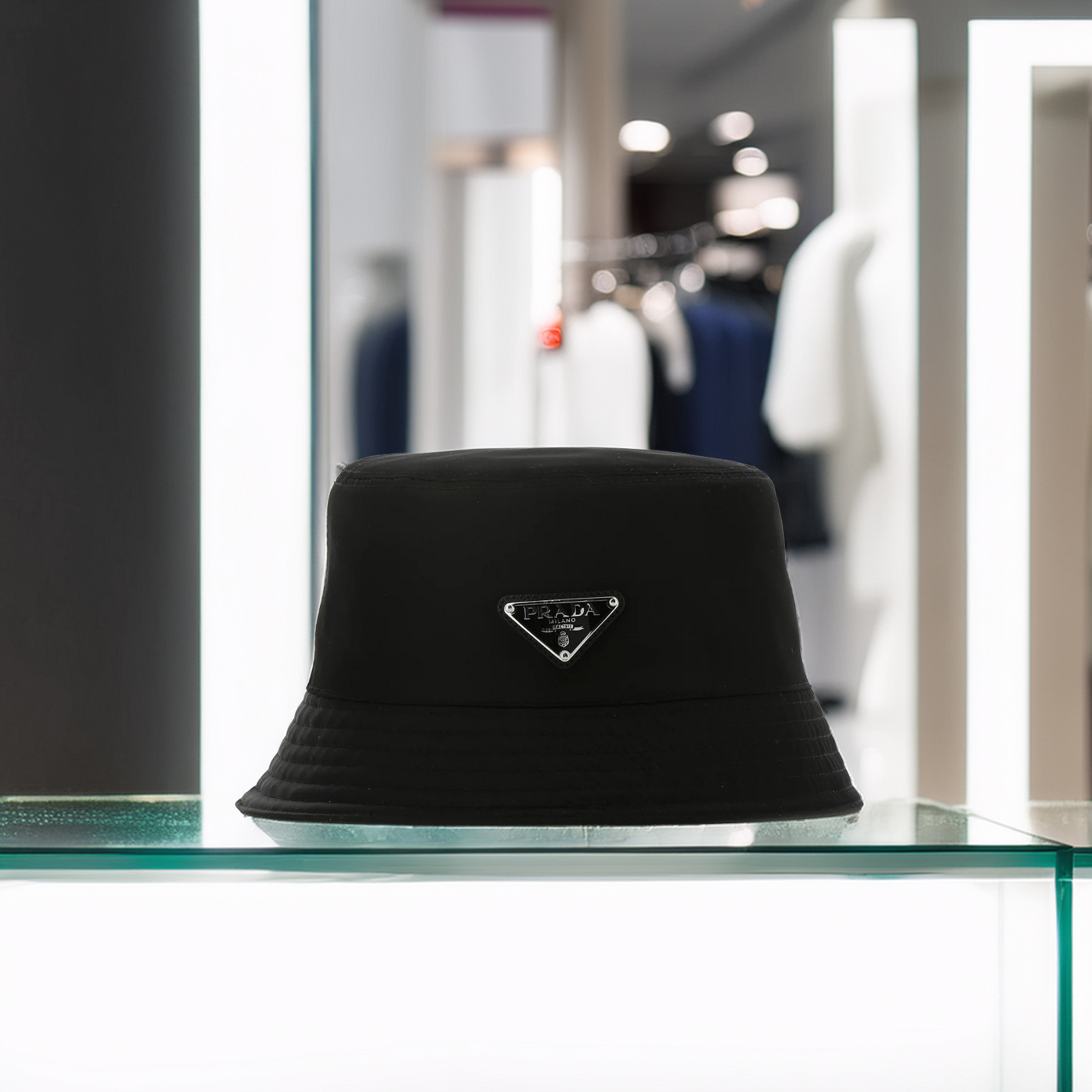 ◆送料・関税込◆PRADA Re-Nylon バケットハット(ロゴシルバー)