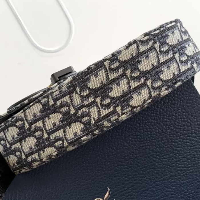 《機能的☆》DIOR Saddle メッセンジャーバッグ