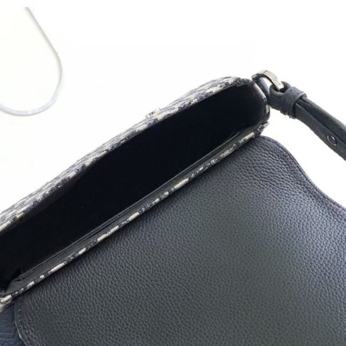 《機能的☆》DIOR Saddle メッセンジャーバッグ
