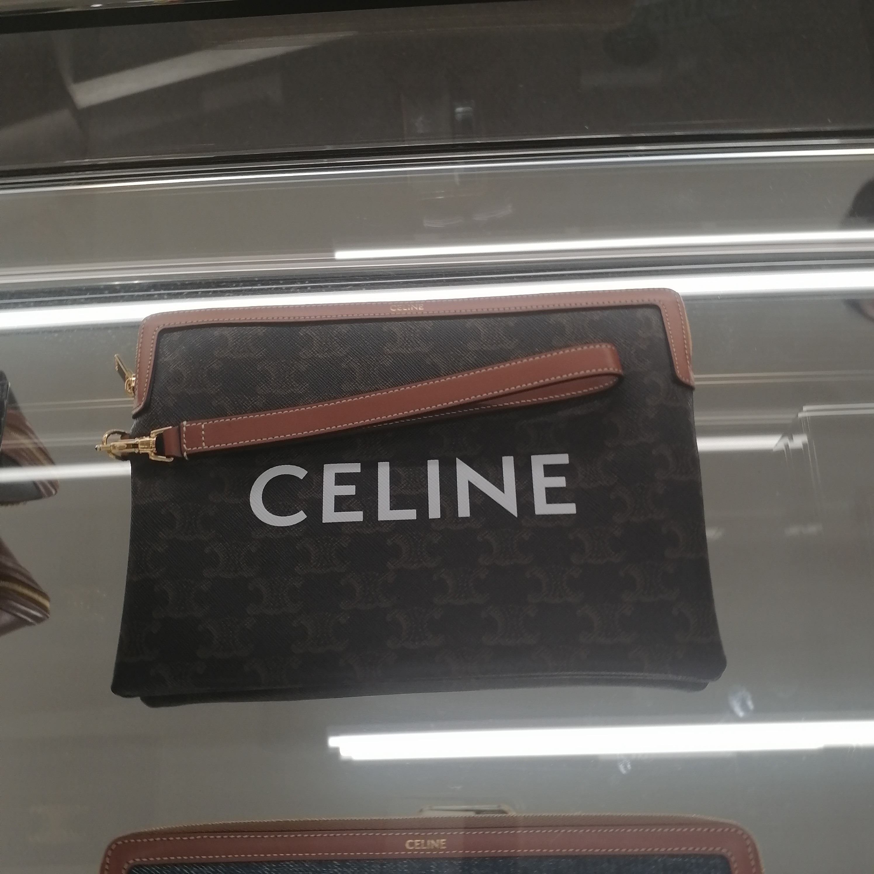CELINE セリーヌ ストラップ付きスモールポーチ ブラウン