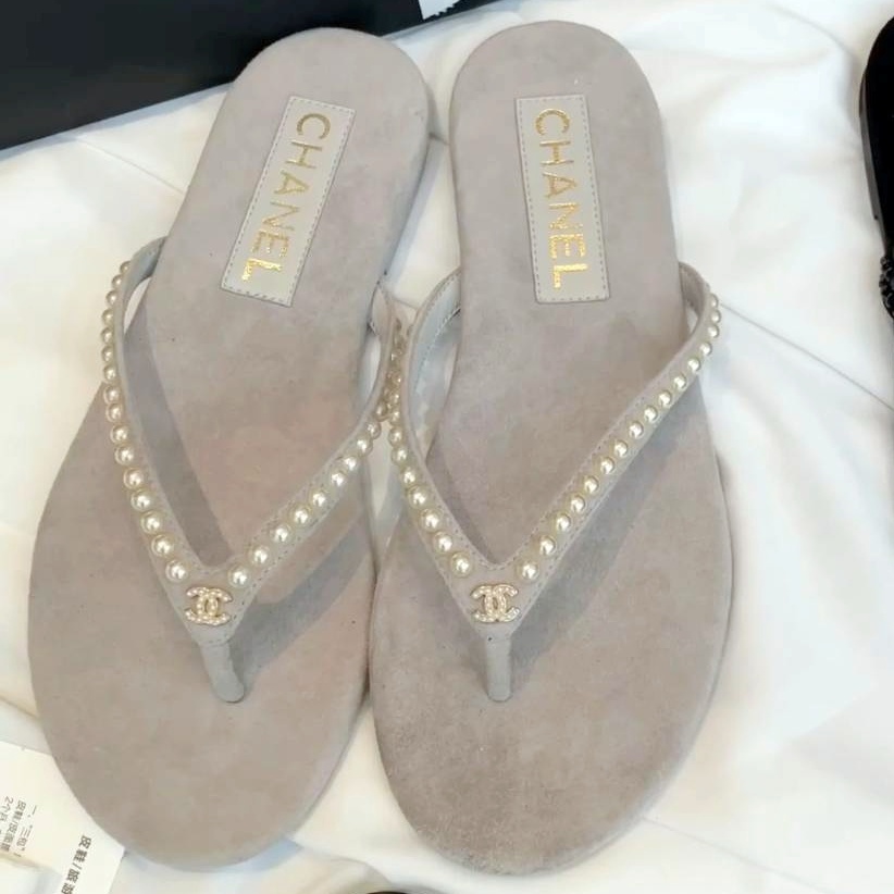 《パールで華やか♡》CHANEL CCロゴ ビーチサンダル 25C
