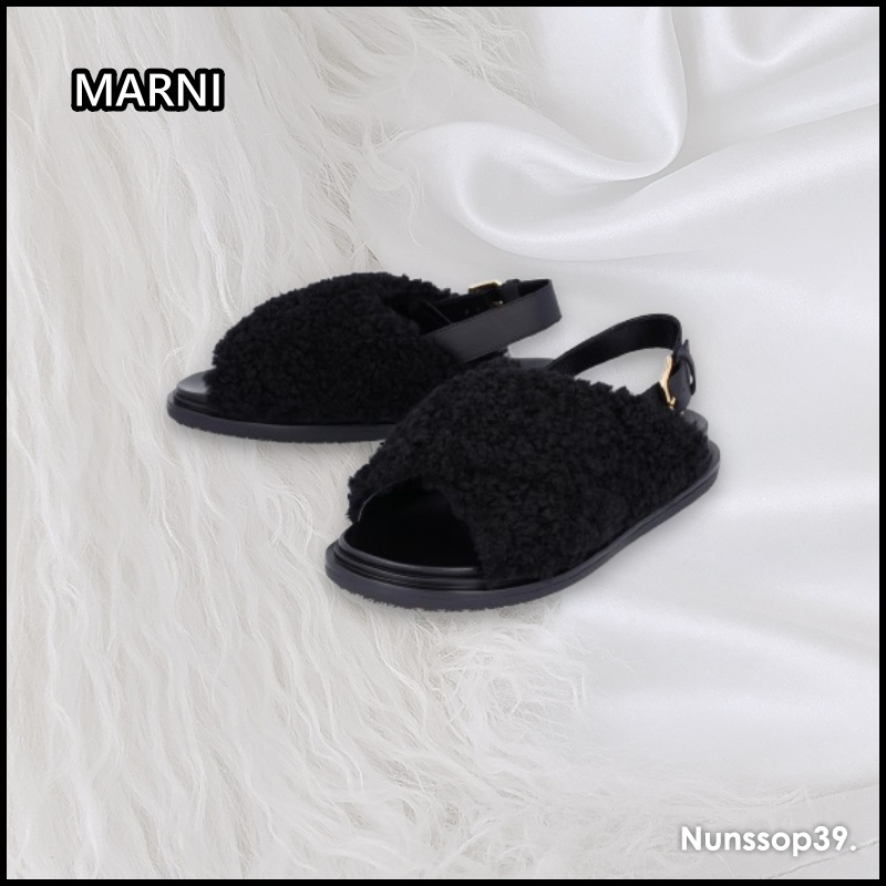《MARNI》 パー パースベット レザー サンダル