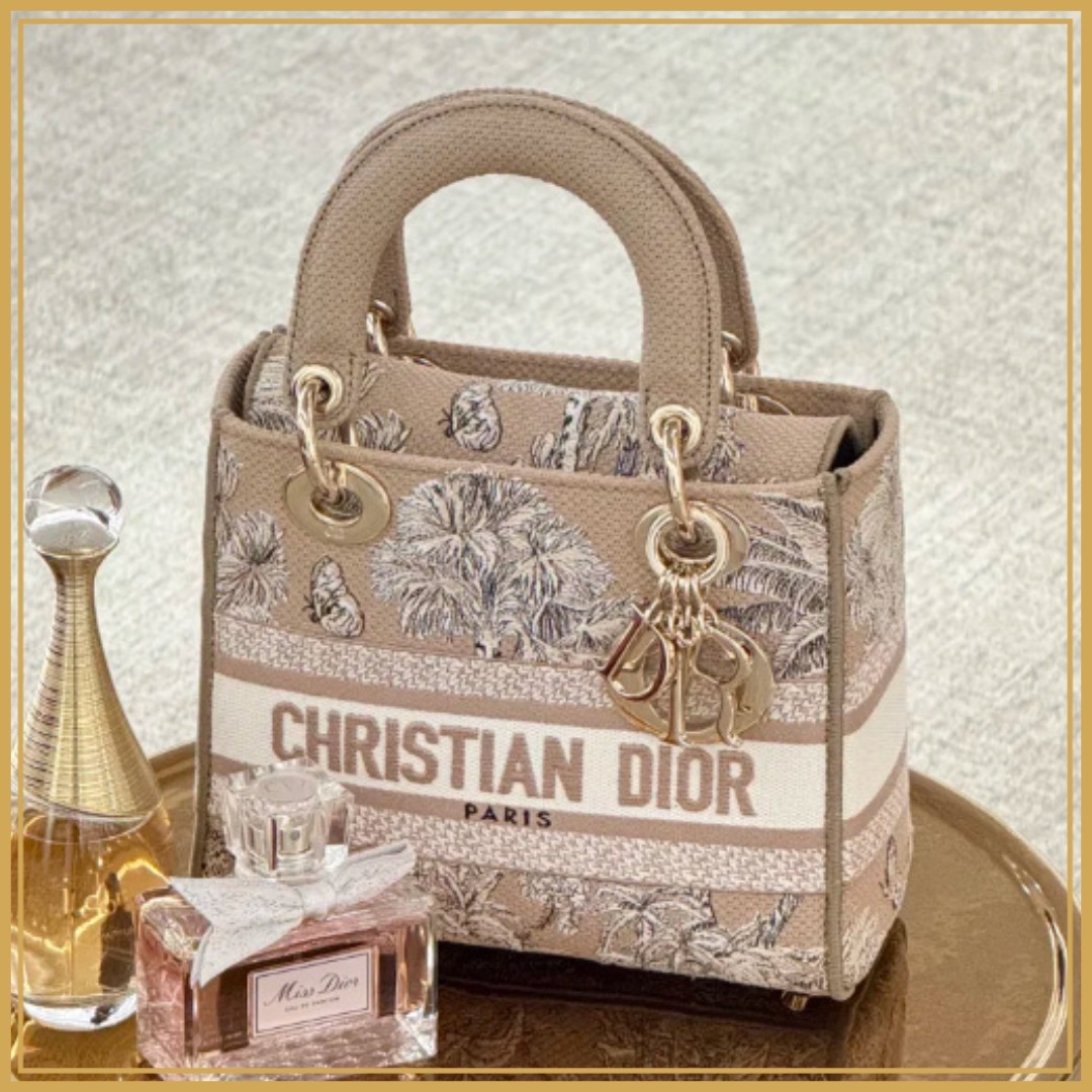【可愛さも上品さも、両方叶う】DIOR ハンドバッグ