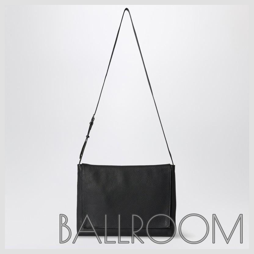 ショルダーバッグ・ポシェット THE ROW BLACK LEATHER MESSENGER BAG NAN