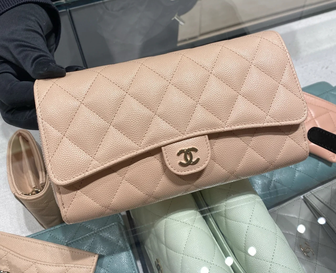 希少_一目惚れピンク_CHANEL_長財布_キャビア_財布