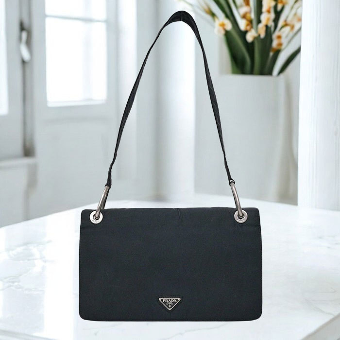 ≪気品溢れる≫【PRADA】ナイロンショルダーバッグ