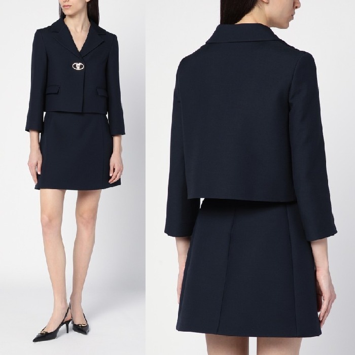人気【Valentino】Vロゴ シグネチャークロップドジャケット