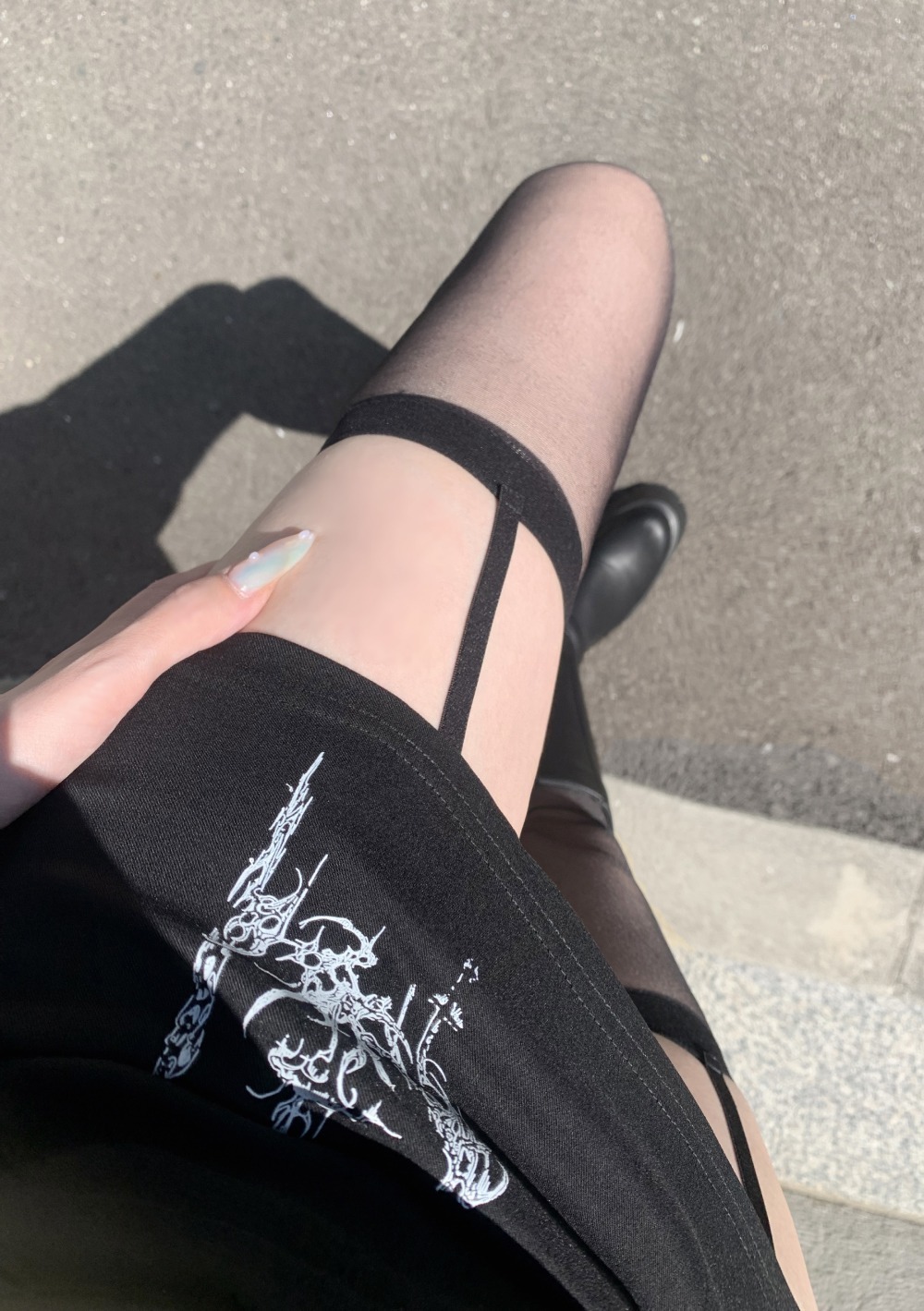 【suzen】Ludena Tattoo Low-Waist Skirt