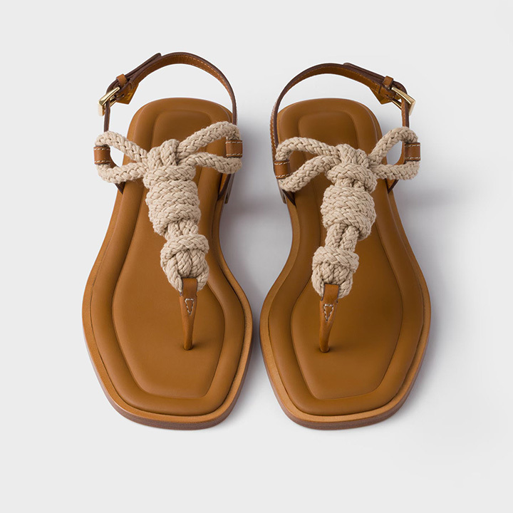 人気【PRADA】レザー トングサンダル