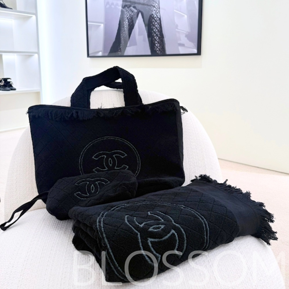 《CHANEL》25SS新作！旅行やリゾートにも◎ ビーチウェアセット