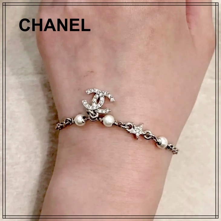 大人気【CHANEL】シンプルで可愛いブレスレット CCマーク