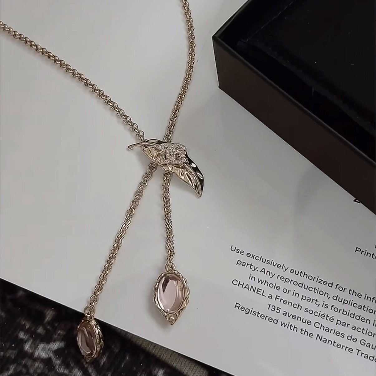 《ピンククリスタルが可愛い♪》CHANEL ネックレス CCロゴ