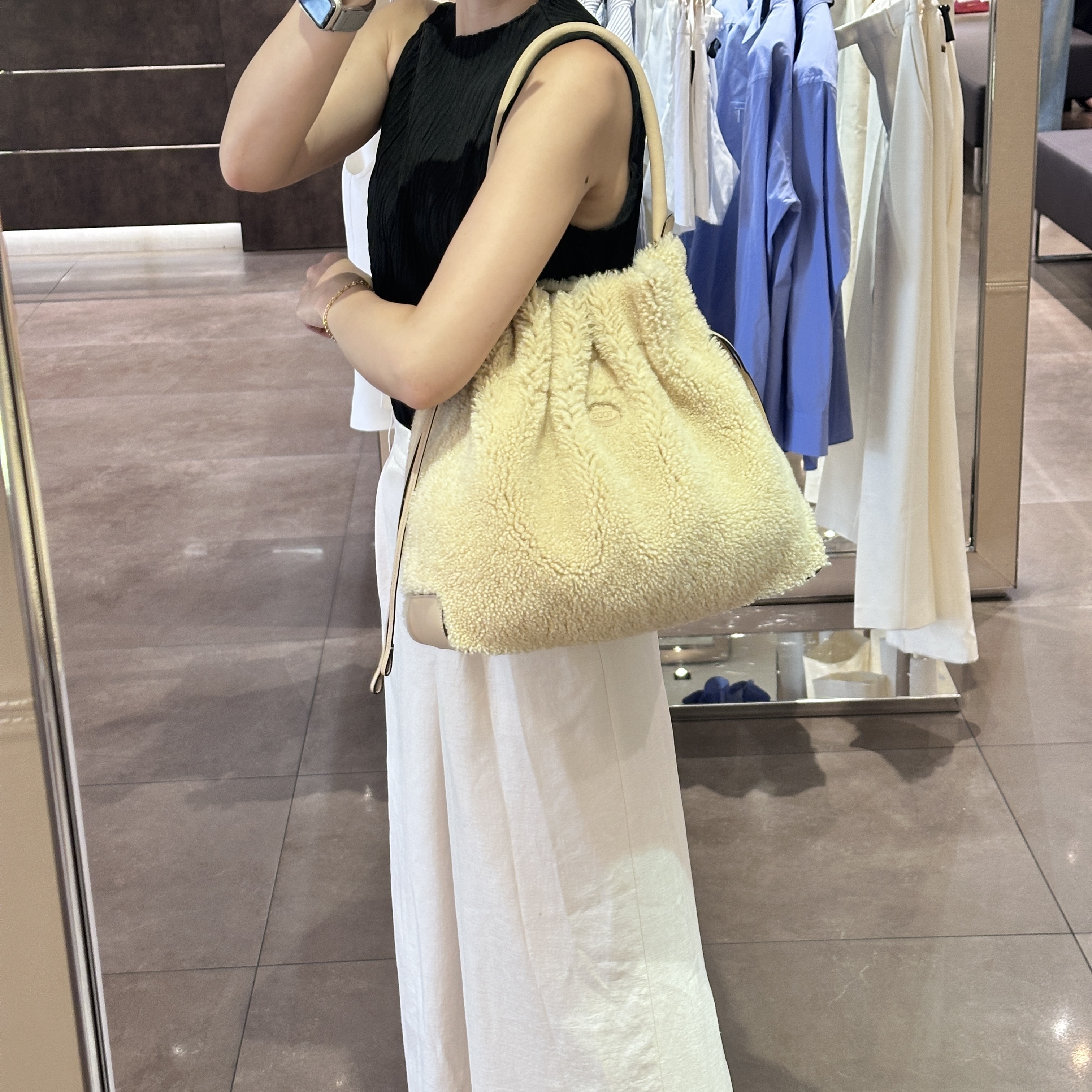 【 TOD'S 】もこもこムートンバッグ