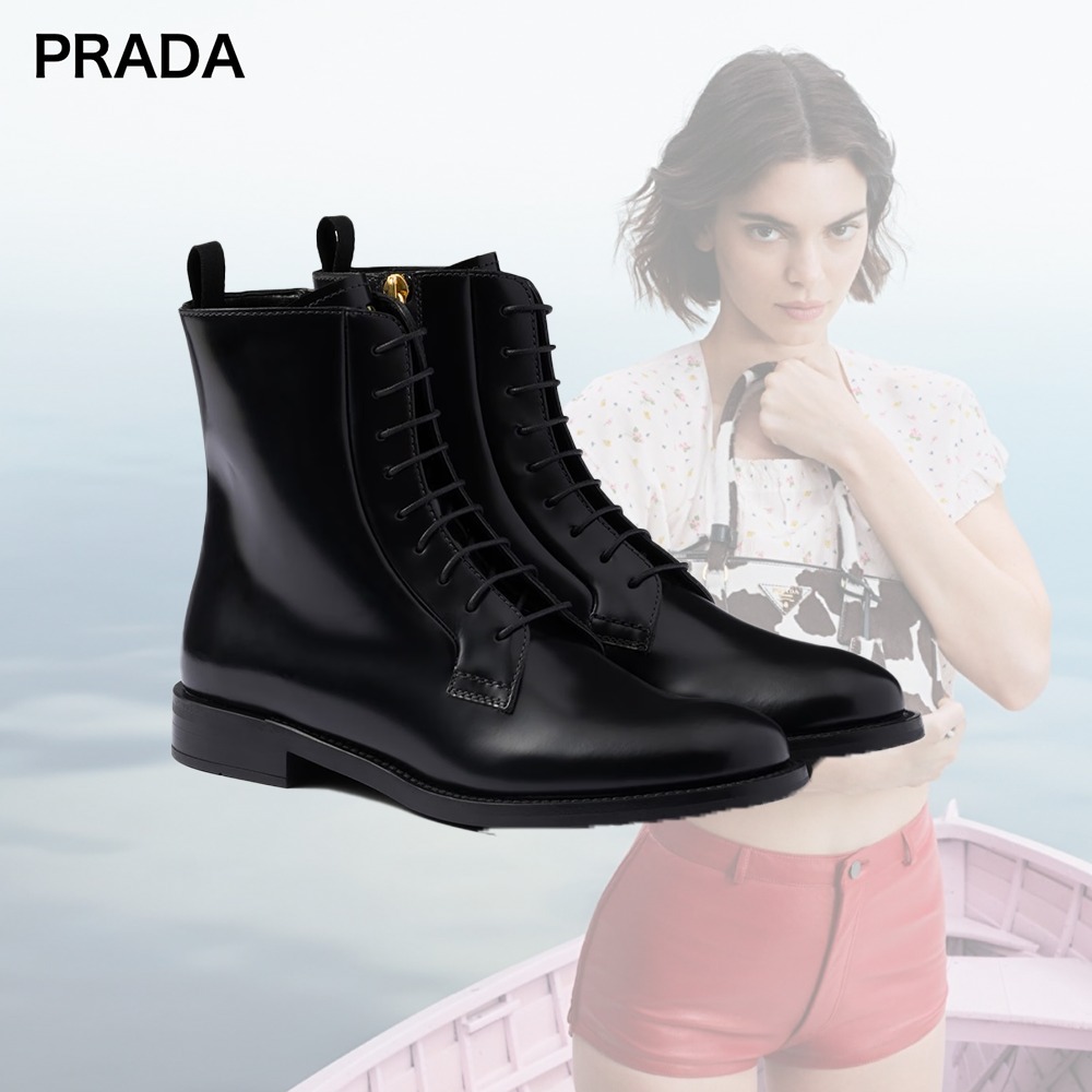 【希少】PRADA ブラッシュドレザー アンクルブーツ ブラック