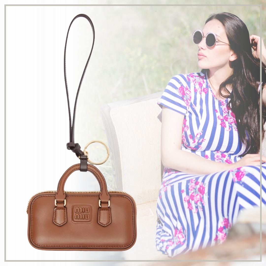 【完売必至】MiuMiu Arcadie レザー バッグチャーム