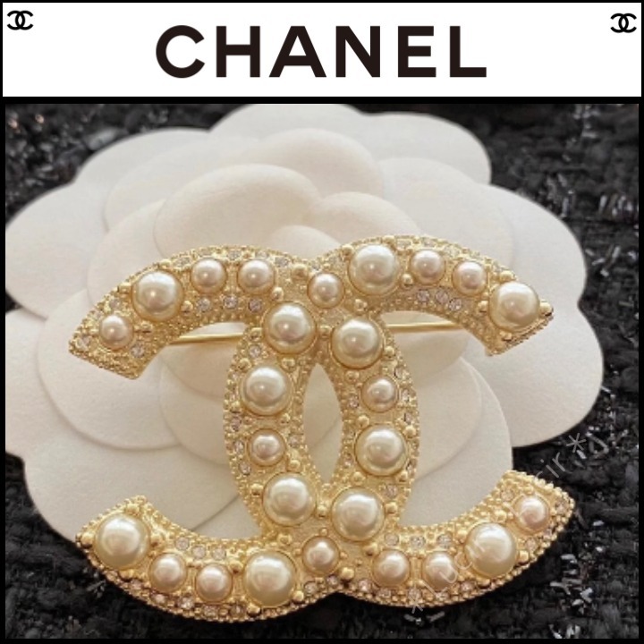 輝きを添えて【CHANEL】ブローチパール