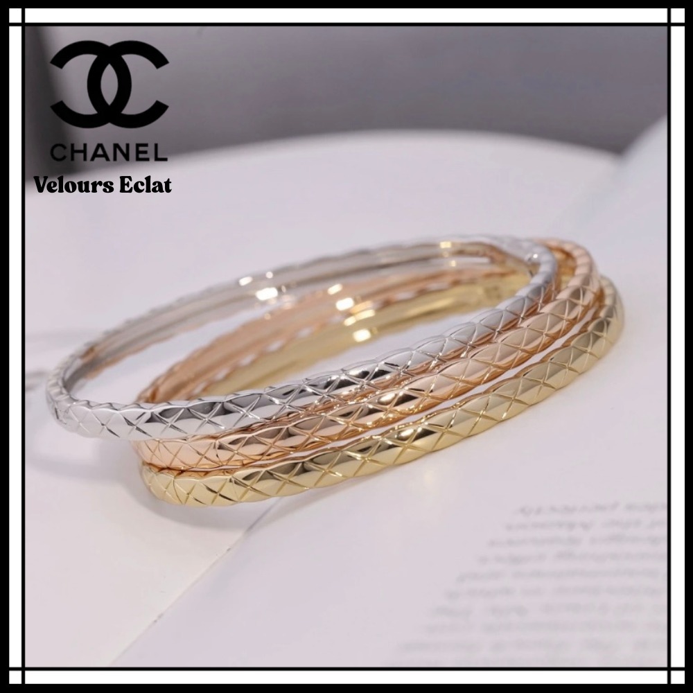 日常にも特別な装いにも【CHANEL】ココクラッシュ ブレスレット