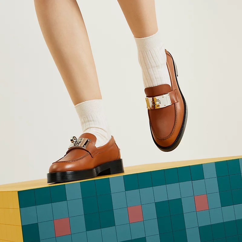《現代のエレガンス》HERMES HOT ローファー