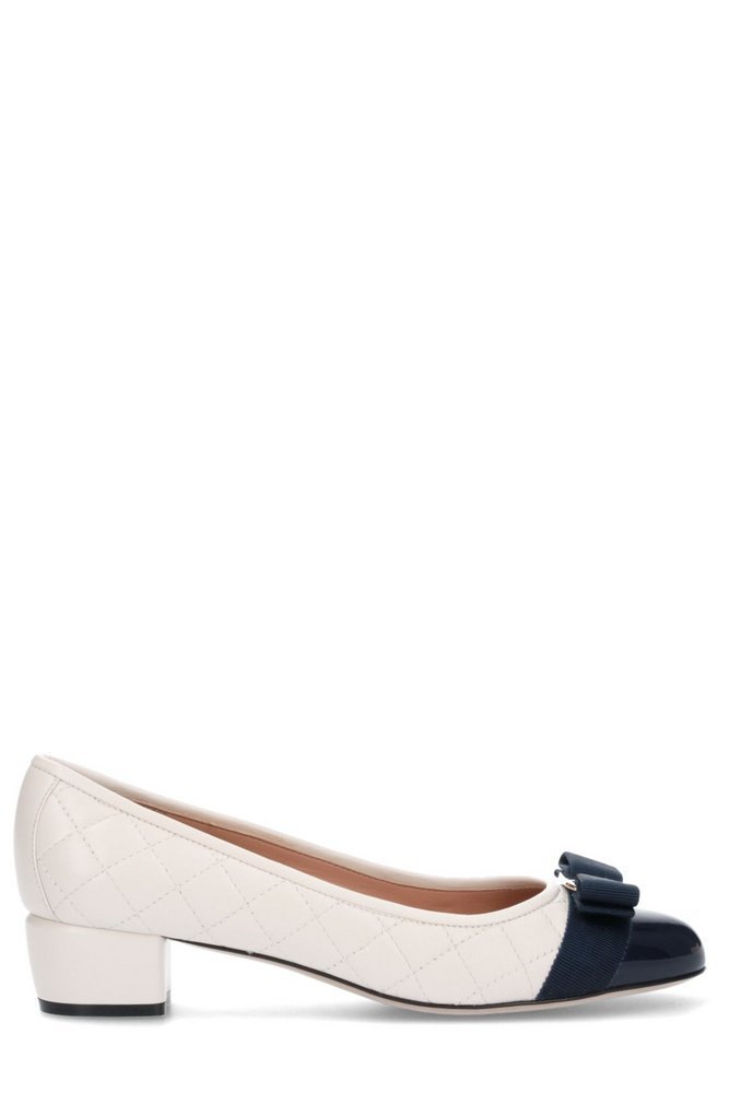 SALVATORE FERRAGAMO キルティンクホウティテルハンフス