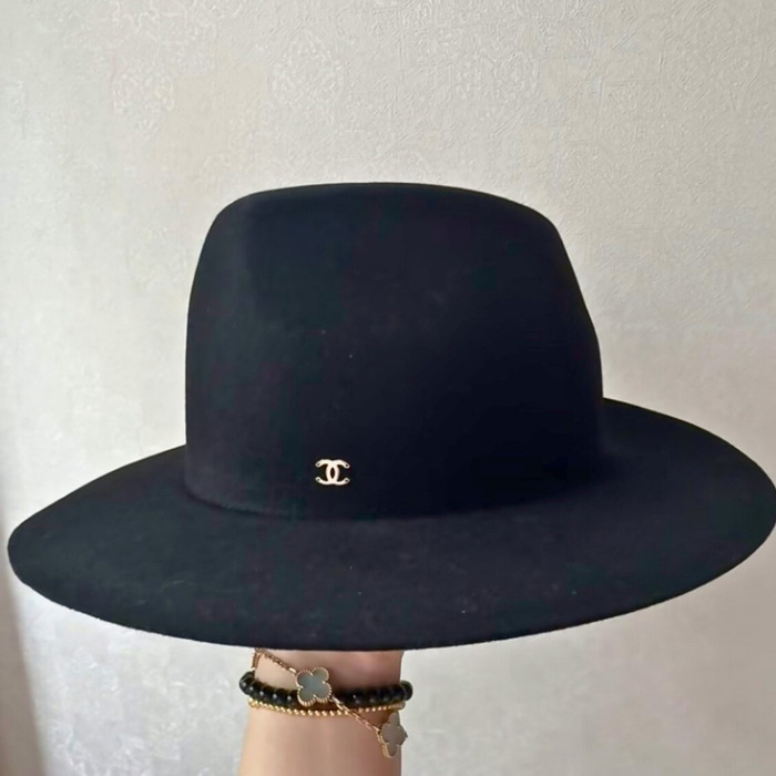 《24/25年 メティエダール》CHANEL カーフスキン ハット