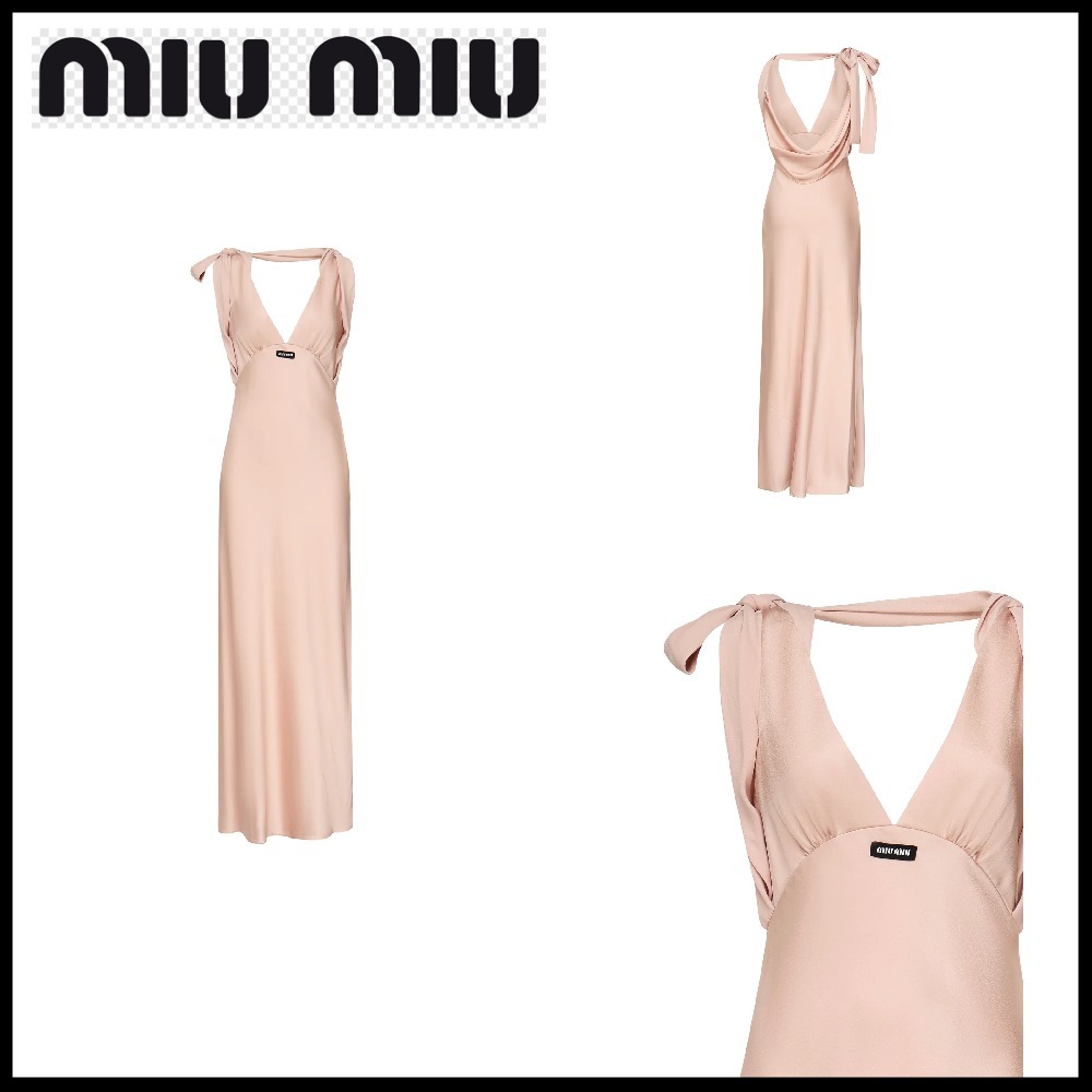 【MiuMiu】ロゴパッチ Vネック ドレス